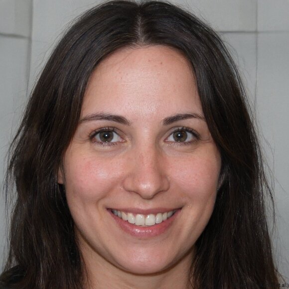 Meet your Posher, Elyssa - Picture 1 of 1